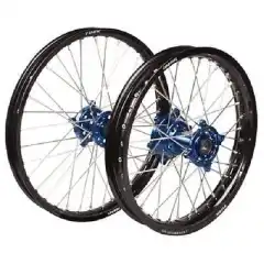 Svart felg med blått nav, BKR BLH